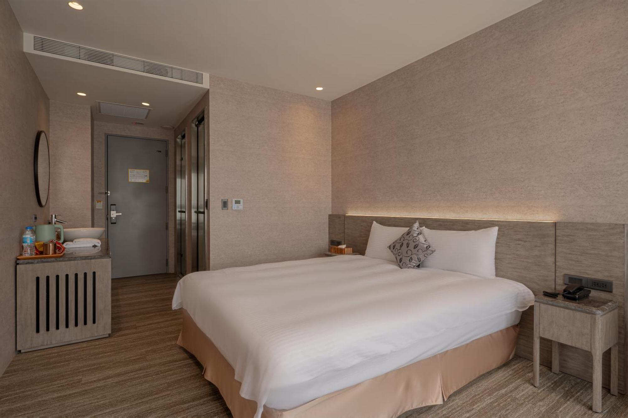 In Joy Hotel Taichung Luaran gambar